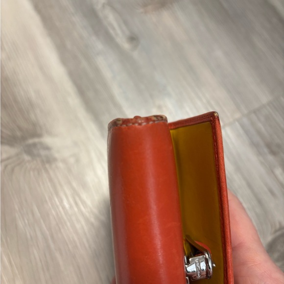 Classic Orange Vintage Wallet with key ring width is 5 length is 3 - Picture 4 of 7